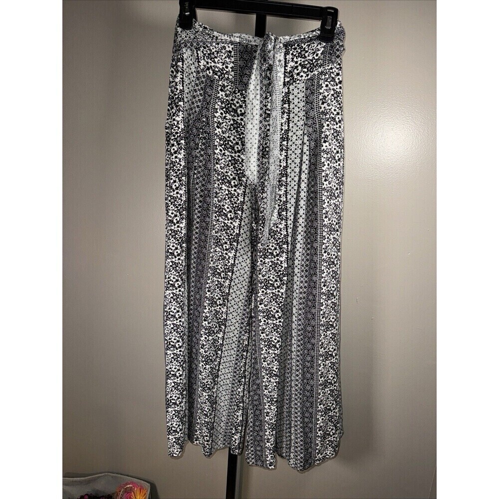 ONETHELAND WIDE LEG/BOHO PANTS ,small SIZED. Black And White Print